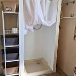 Charming + Garden דירה